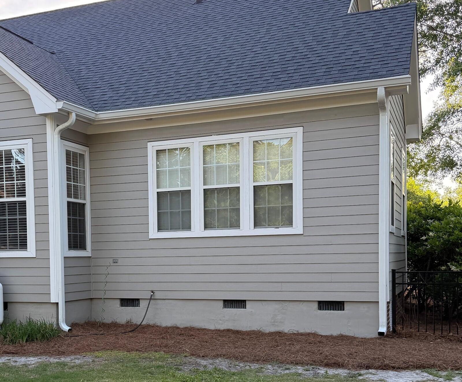 Image of home with new 6 inch aluminum gutters installed